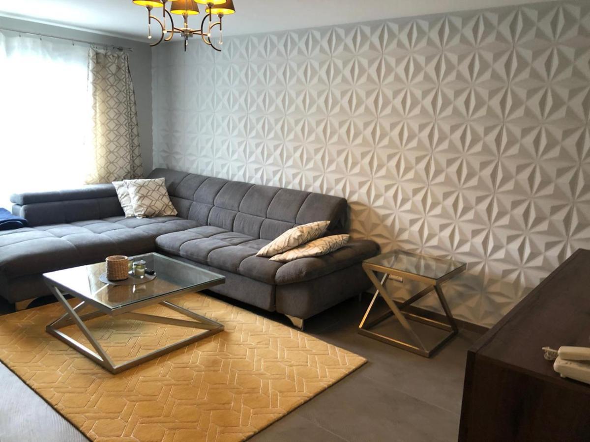 Page1 Ultracentral Apartament Targoviste Dış mekan fotoğraf